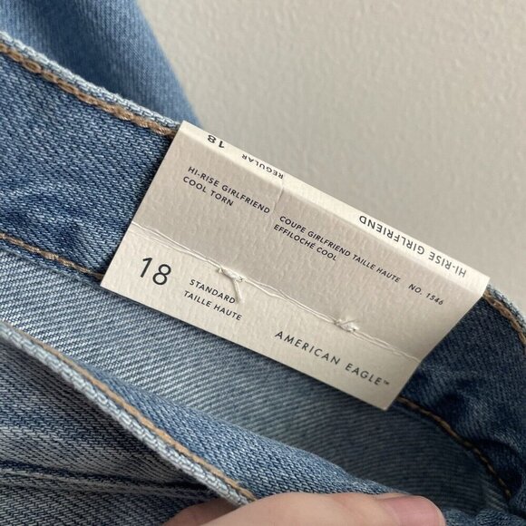 American Eagle 18 Light Wash Distressed Button Fly Hi-Rise Girlfriend Jean NWT - Picture 12 of 15